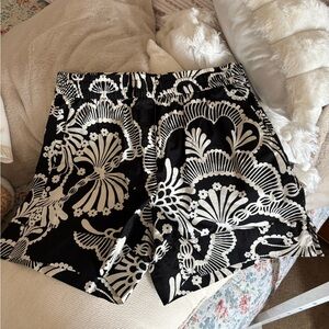 Banana Republic Black and White Women's Bermudas